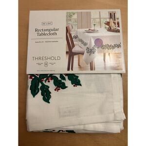 New Threshold Christmas🎄Holly Leaf🍃Print Tablecloth Rectangular size 60”x104”